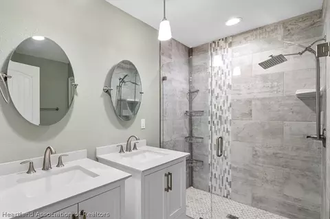 Bath - 4322 Jaguar Dr, Sebring, FL 33872 photo 1 of 3