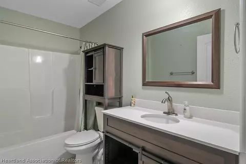 Bath - 4322 Jaguar Dr, Sebring, FL 33872 photo 3 of 3