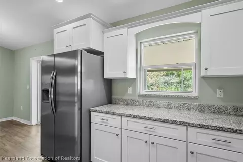 Kitchen - 4322 Jaguar Dr, Sebring, FL 33872 photo 5 of 6