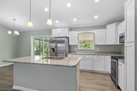 Kitchen - 4322 Jaguar Dr, Sebring, FL 33872 photo 4 of 6