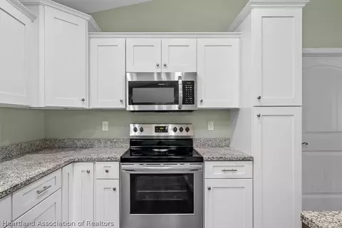 Kitchen - 4322 Jaguar Dr, Sebring, FL 33872 photo 6 of 6