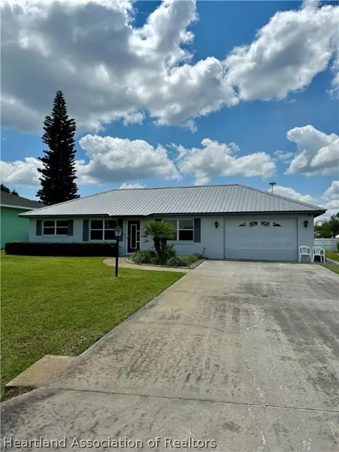 4224 Lake Vista Dr, Sebring, FL 33875