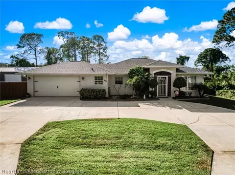 613 Aston Martin Dr, Sebring, FL 33872