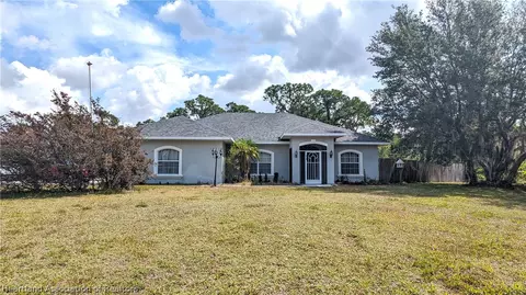 3165 Locust Ave, Lake Placid, FL 33852