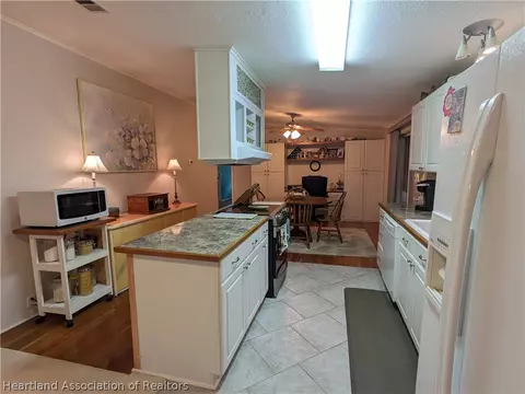 1564 St Thomas Ave, Sebring, FL 33870 photo 3