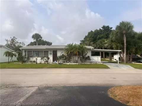 118 Country Club Dr, Lake Placid, FL 33852