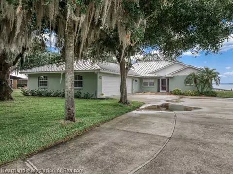3529 Placid View Dr, Lake Placid, FL 33852