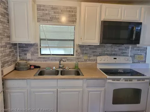 2203 Shauna Ct, Sebring, FL 33872 photo 4