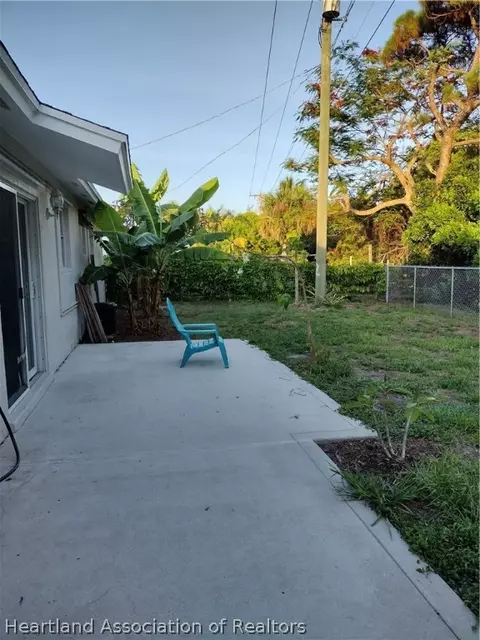 Exterior - 1210 Mohican Blvd, Jupiter, FL 33458 photo 8 of 10