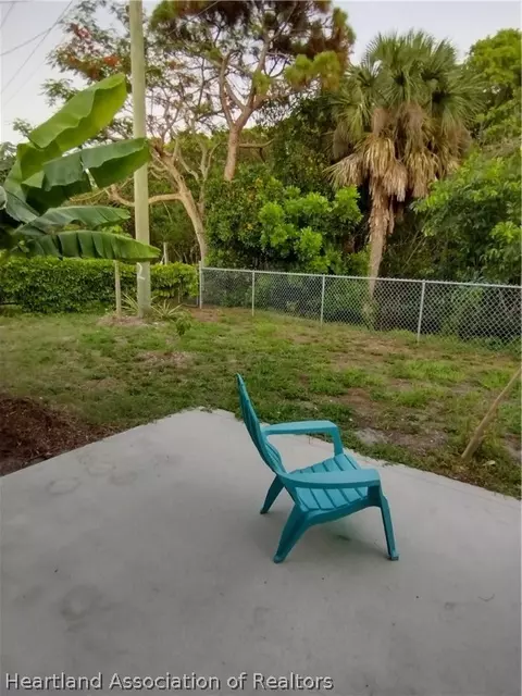 Exterior - 1210 Mohican Blvd, Jupiter, FL 33458 photo 6 of 10