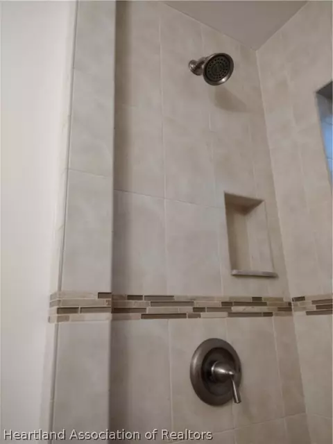 Bath - 1210 Mohican Blvd, Jupiter, FL 33458 photo 2 of 5