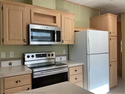 2527 SE 32 St, Okeechobee, FL 34974 photo 9