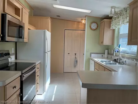 2527 SE 32 St, Okeechobee, FL 34974 photo 8