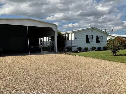 2527 SE 32 St, Okeechobee, FL 34974