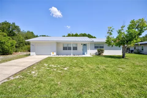 Exterior - 4232 Capri St, Sebring, FL 33872 photo 5 of 5