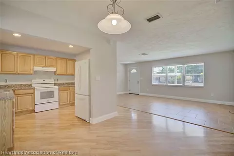 Living - 4232 Capri St, Sebring, FL 33872 photo 4 of 6