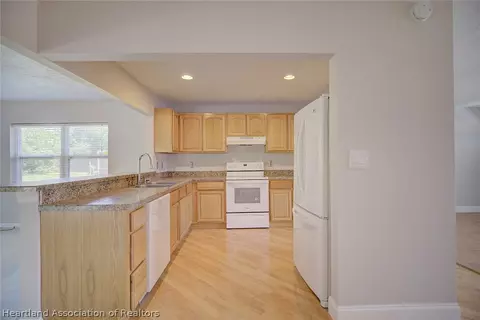 Kitchen - 4232 Capri St, Sebring, FL 33872 photo 1 of 2