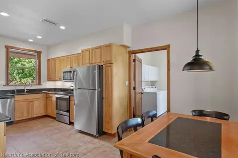 Kitchen - 2432 Pine Needle Dr, Sebring, FL 33875 photo 1 of 4