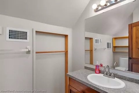 Bath - 2432 Pine Needle Dr, Sebring, FL 33875 photo 2 of 3