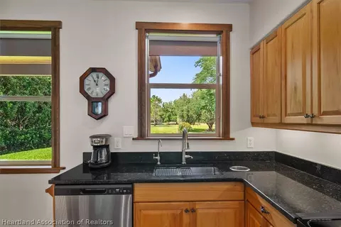 Kitchen - 2432 Pine Needle Dr, Sebring, FL 33875 photo 3 of 4