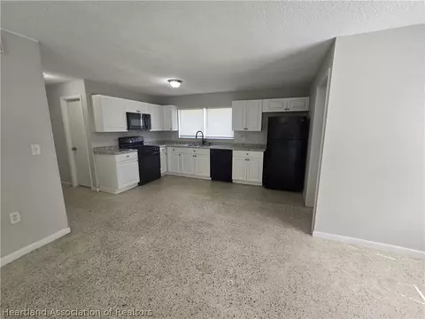 1559 Lakeshore Dr, Lorida, FL 33857 photo 4