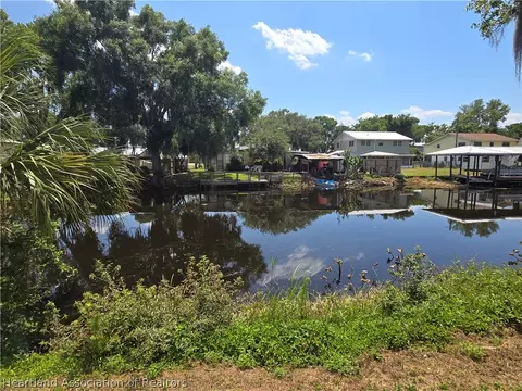 1559 Lakeshore Dr, Lorida, FL 33857 photo 15