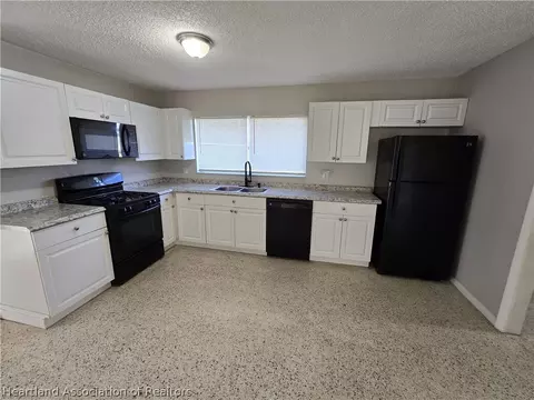 1559 Lakeshore Dr, Lorida, FL 33857 photo 6
