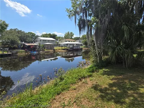 1559 Lakeshore Dr, Lorida, FL 33857 photo 14