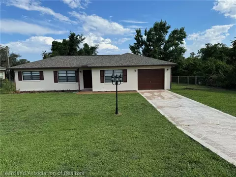 1425 Jersey St NE, Lake Placid, FL 33852
