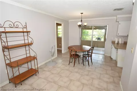 313 Robin Ave, Sebring, FL 33870 photo 9