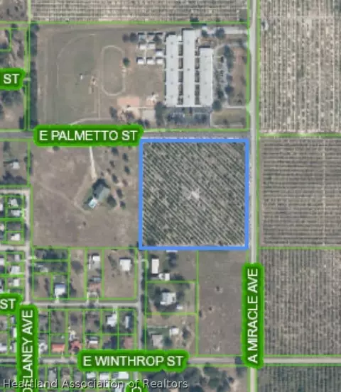 301 A Miracle Ave, Avon Park, FL 33825