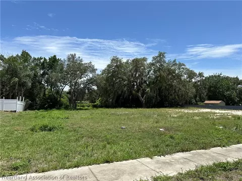 325 Hemlock Avenue 17-19, Sebring, FL 33870