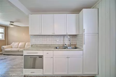 Kitchen - 419 E 9th St, Frostproof, FL 33843 photo 2 of 5