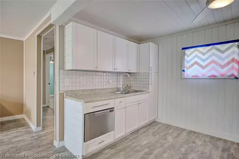 Kitchen - 419 E 9th St, Frostproof, FL 33843 photo 1 of 5