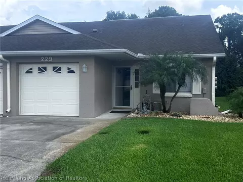 229 Country Club Dr, Lake Placid, FL 33852