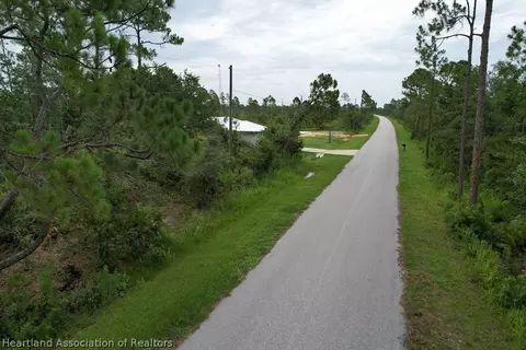 8728 Granada Blvd, Sebring, FL 33872 photo 2