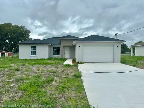 307 N Fondulac Rd, Avon Park, FL 33825