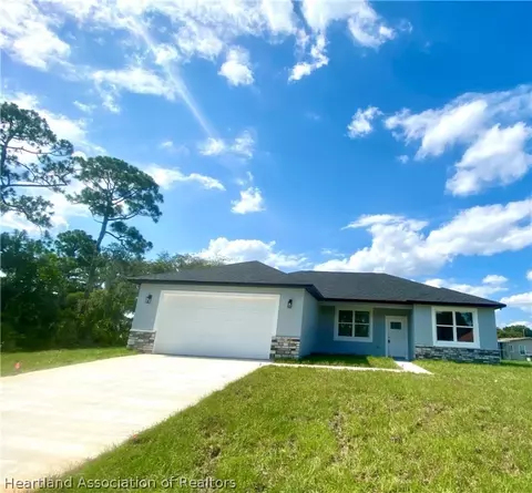 4308 Maserati St, Sebring, FL 33872