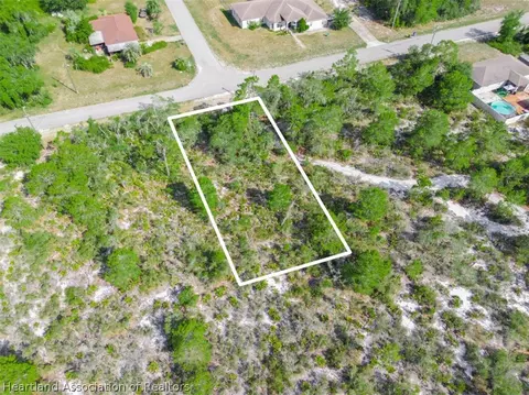 1064 Rebel Ave, Lake Placid, FL 33852