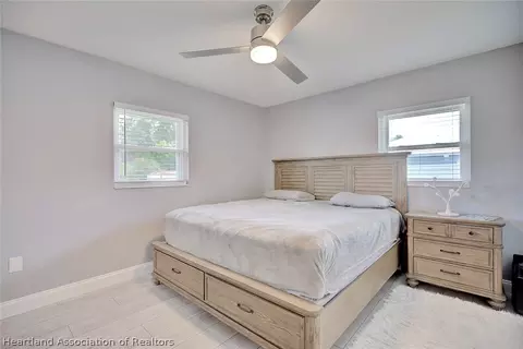 Bedroom - 3517 Dolphin Dr, Sebring, FL 33870 photo 2 of 5
