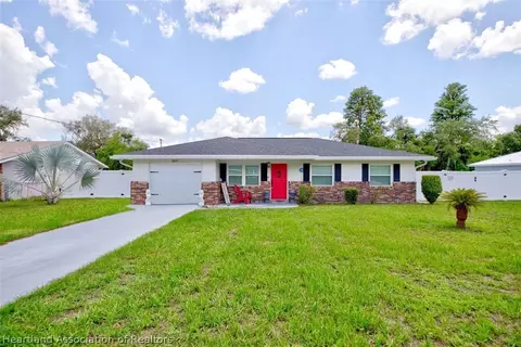 Exterior - 3517 Dolphin Dr, Sebring, FL 33870 photo 3 of 5