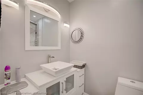 Bath - 3517 Dolphin Dr, Sebring, FL 33870 photo 2 of 3