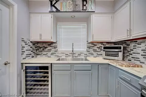 Kitchen - 3517 Dolphin Dr, Sebring, FL 33870 photo 2 of 2