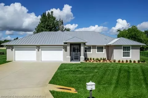 Exterior - 308 Maple Ln, Sebring, FL 33876 photo 5 of 8