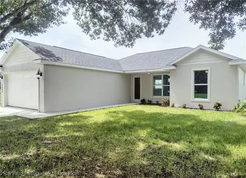 1353 Blue Heron Dr, Sebring, FL 33876