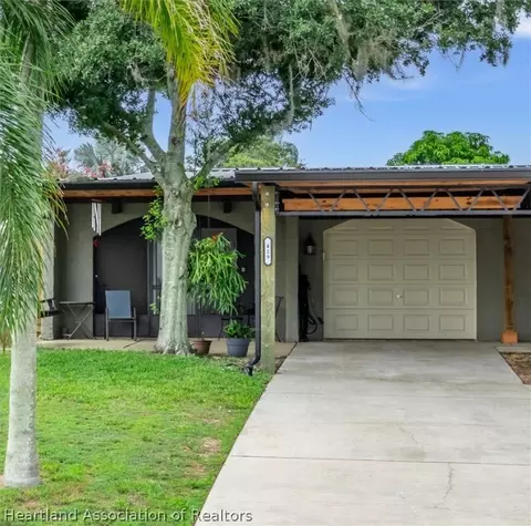 419 Lake June Dr, Lake Placid, FL 33852