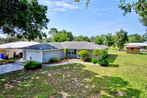 320 Kite Ave, Sebring, FL 33870