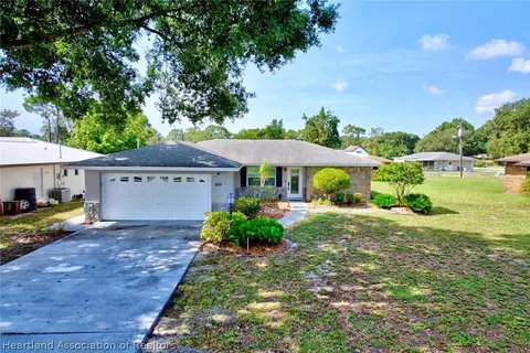 320 Kite Ave, Sebring, FL 33870 photo 2