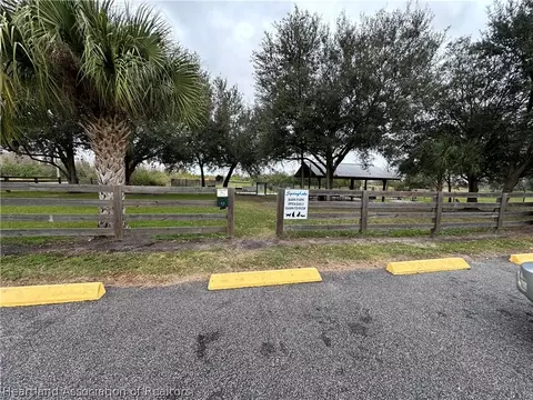 8533 Andes Ct, Sebring, FL 33876 photo 5