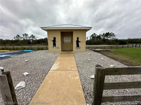 8533 Andes Ct, Sebring, FL 33876 photo 9